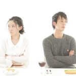 思い通りにならないと拗ねる彼女は面倒くさい！？拗ねる心理と対処法