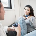 好きアピールがウザい女性とは？男が嫌がる片思い女子の行動10個