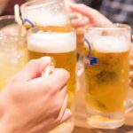 飲み会で盛り上げ役や介抱をする女性はモテる？男性の本音を解説